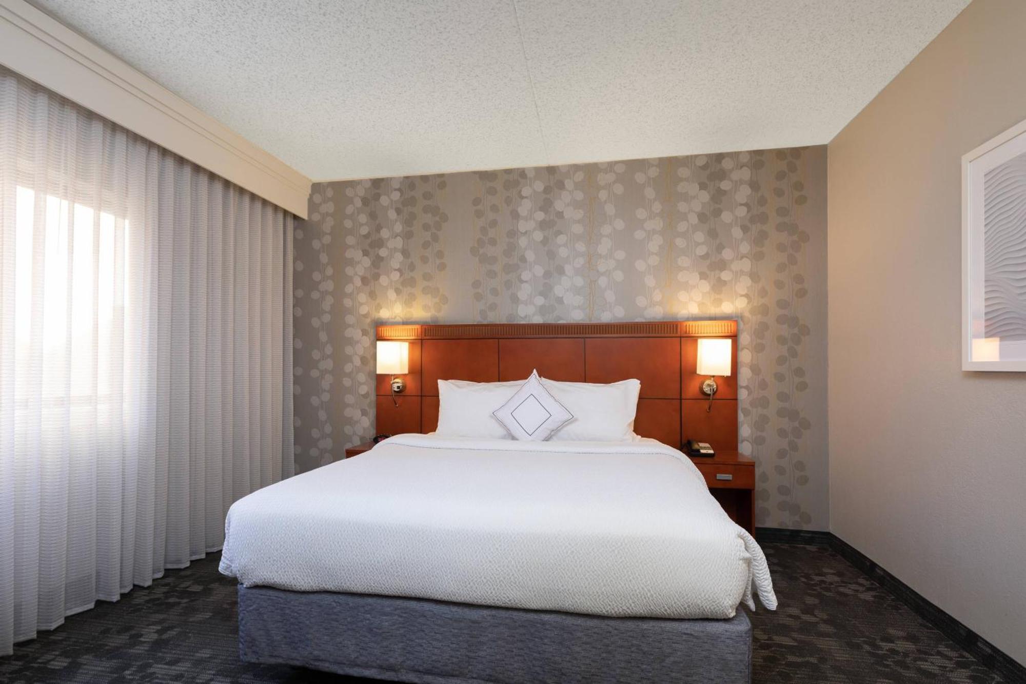 Courtyard By Marriott Dallas-Fort Worth/Bedford Exterior foto